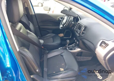 2017 Jeep Compass Latitude из США, поврежденный, VIN 3C4NJDBB1HT680207